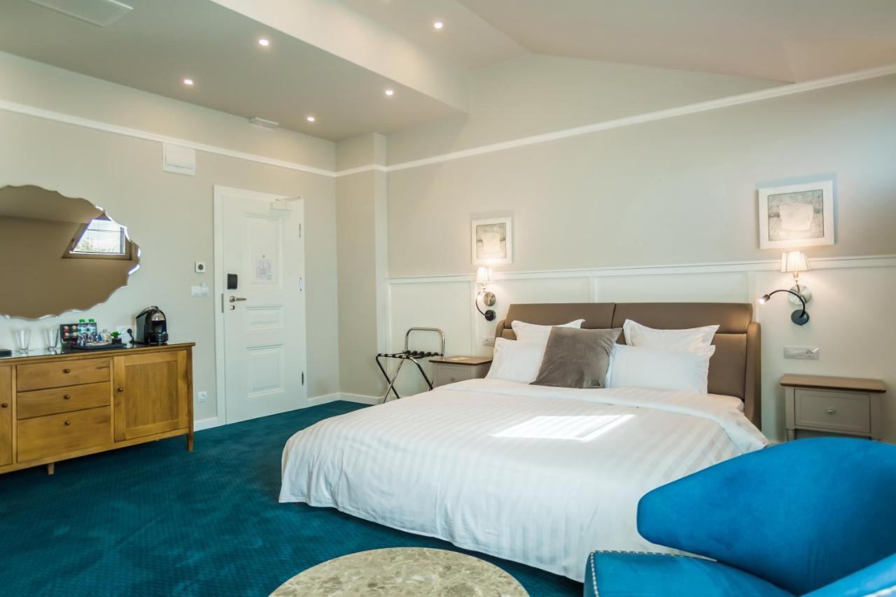 Hotel Residence Promenade Burgas Exterior photo A room at the hotel