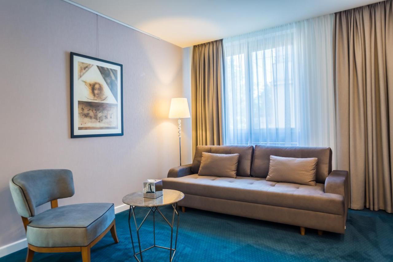 Hotel Residence Promenade Burgas Exterior photo A room at the hotel