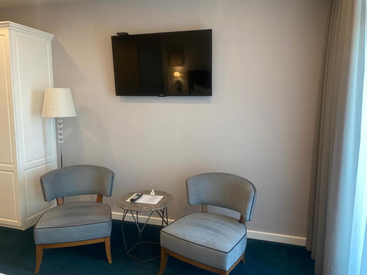 Hotel Residence Promenade Burgas Exterior photo A room at the hotel