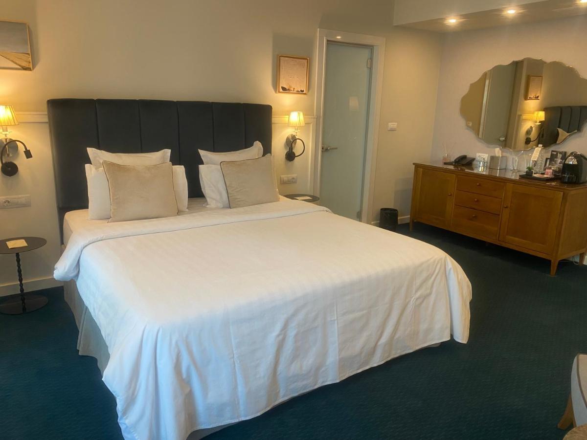 Hotel Residence Promenade Burgas Exterior photo A bedroom at the hotel