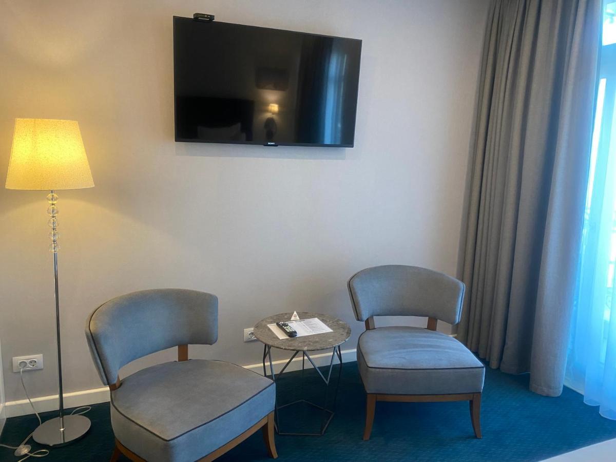 Hotel Residence Promenade Burgas Exterior photo A room at the hotel