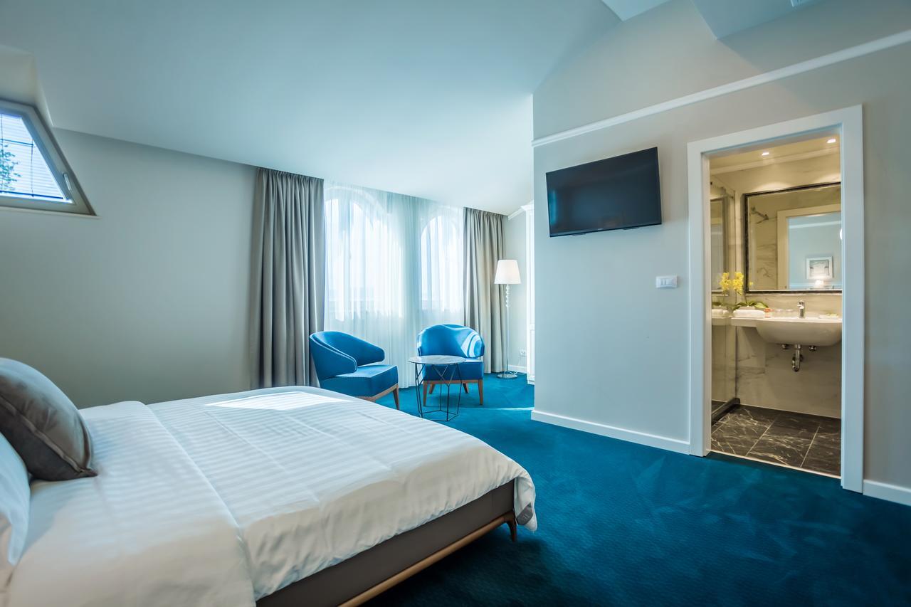 Hotel Residence Promenade Burgas Exterior photo Deluxe room